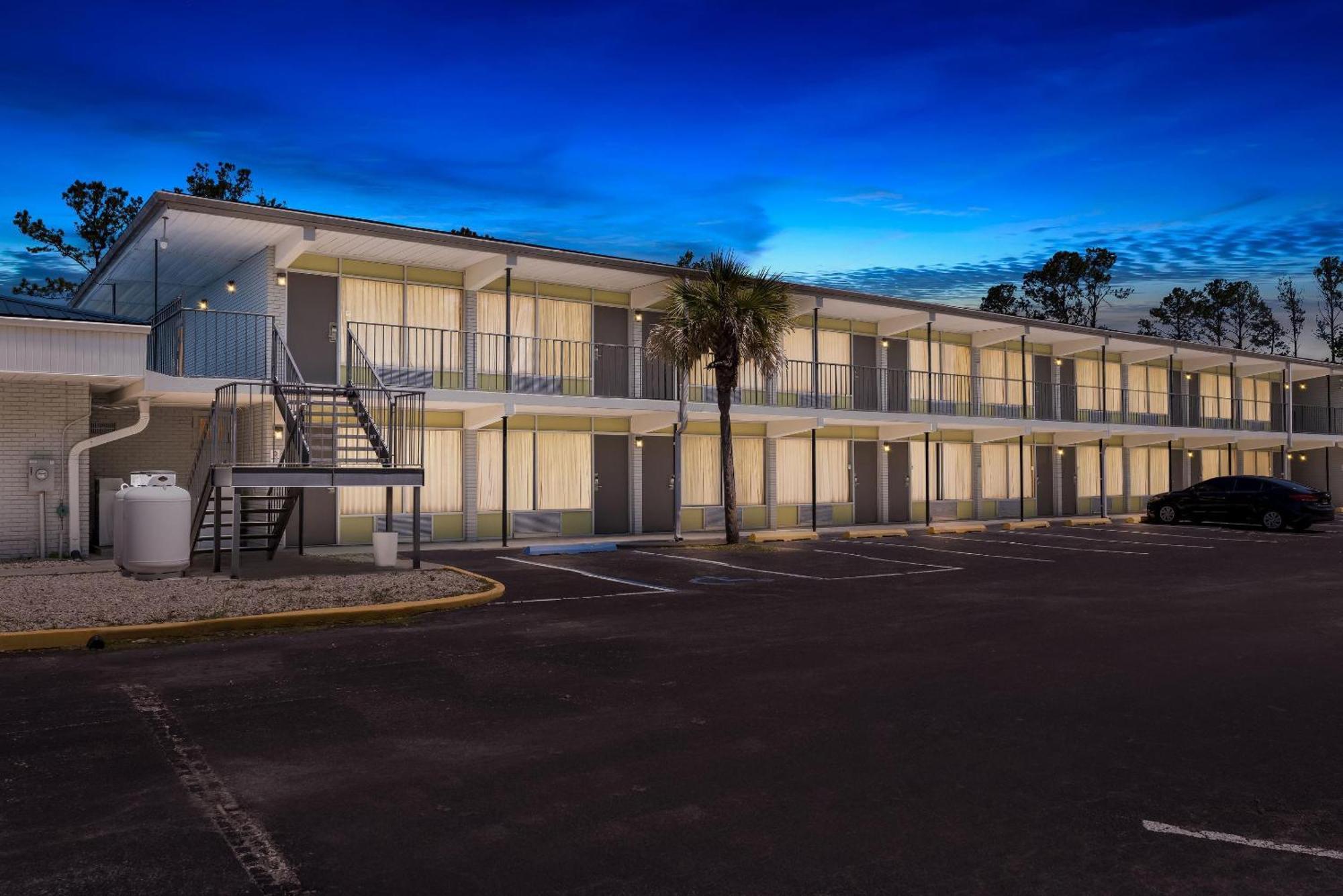Econo Lodge Jennings Екстериор снимка